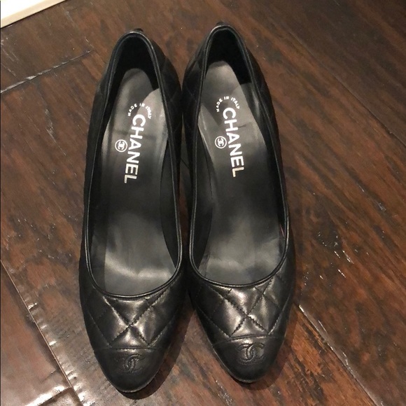 CHANEL Shoes - Chanel quilted classic heel
